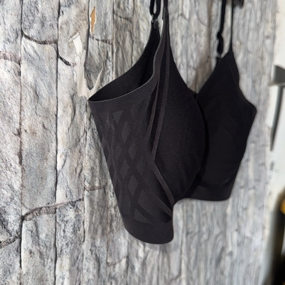 Honeylove Black T-Shirt Bra with Adjustable Straps and Light Padding - Picture 5 of 8